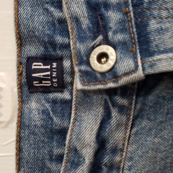 GAP DISTRESSED  JEAN'S - Picture 4 of 8
